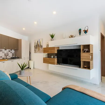 H4- Modern Penthouse With Large Terrace And Views Apartmán