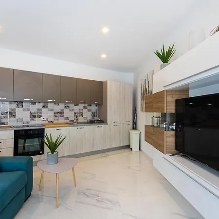 H4- Modern Penthouse With Large Terrace And Views Apartmán San Ġwann