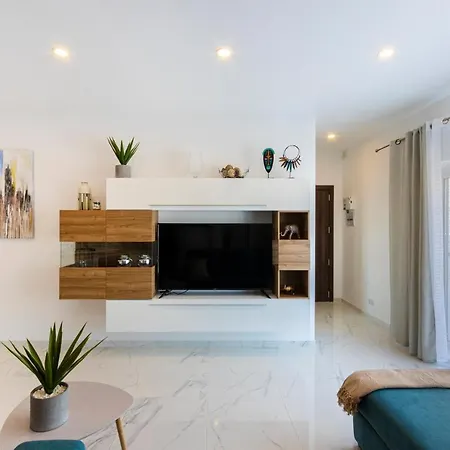 H4- Modern Penthouse With Large Terrace And Views Apartment *