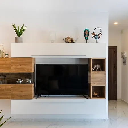 H4- Modern Penthouse With Large Terrace And Views San Gwann