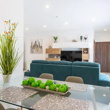 Apartment H4- Modern Penthouse With Large Terrace And Views *