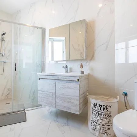 H4- Modern Penthouse With Large Terrace And Views San Gwann