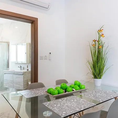 Apartmán H4- Modern Penthouse With Large Terrace And Views