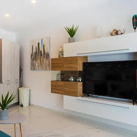 H4- Modern Penthouse With Large Terrace And Views Apartmán