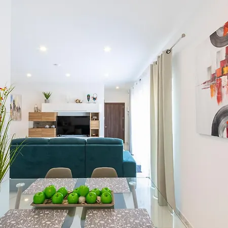 H4- Modern Penthouse With Large Terrace And Views Apartmán *