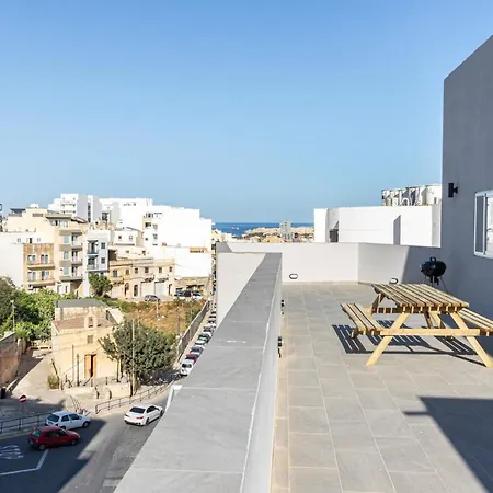 Apartmán H4- Modern Penthouse With Large Terrace And Views