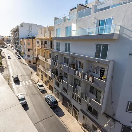 H4- Modern Penthouse With Large Terrace And Views *