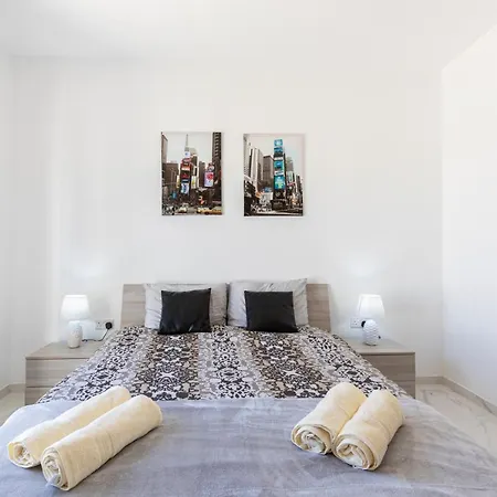 H4- Modern Penthouse With Large Terrace And Views