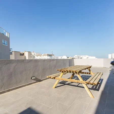 H4- Modern Penthouse With Large Terrace And Views San Gwann