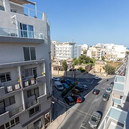 H4- Modern Penthouse With Large Terrace And Views *