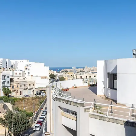 H4- Modern Penthouse With Large Terrace And Views